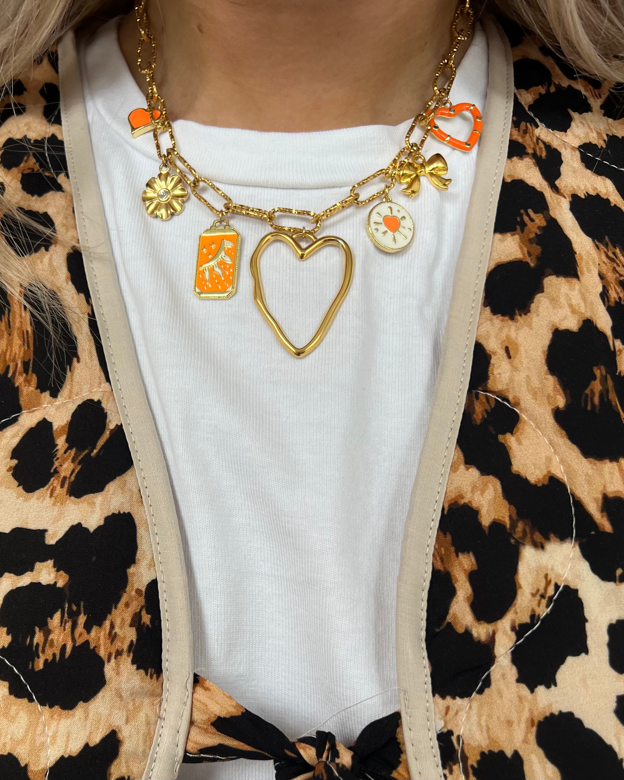 “Kingsday special I” charm necklace gold