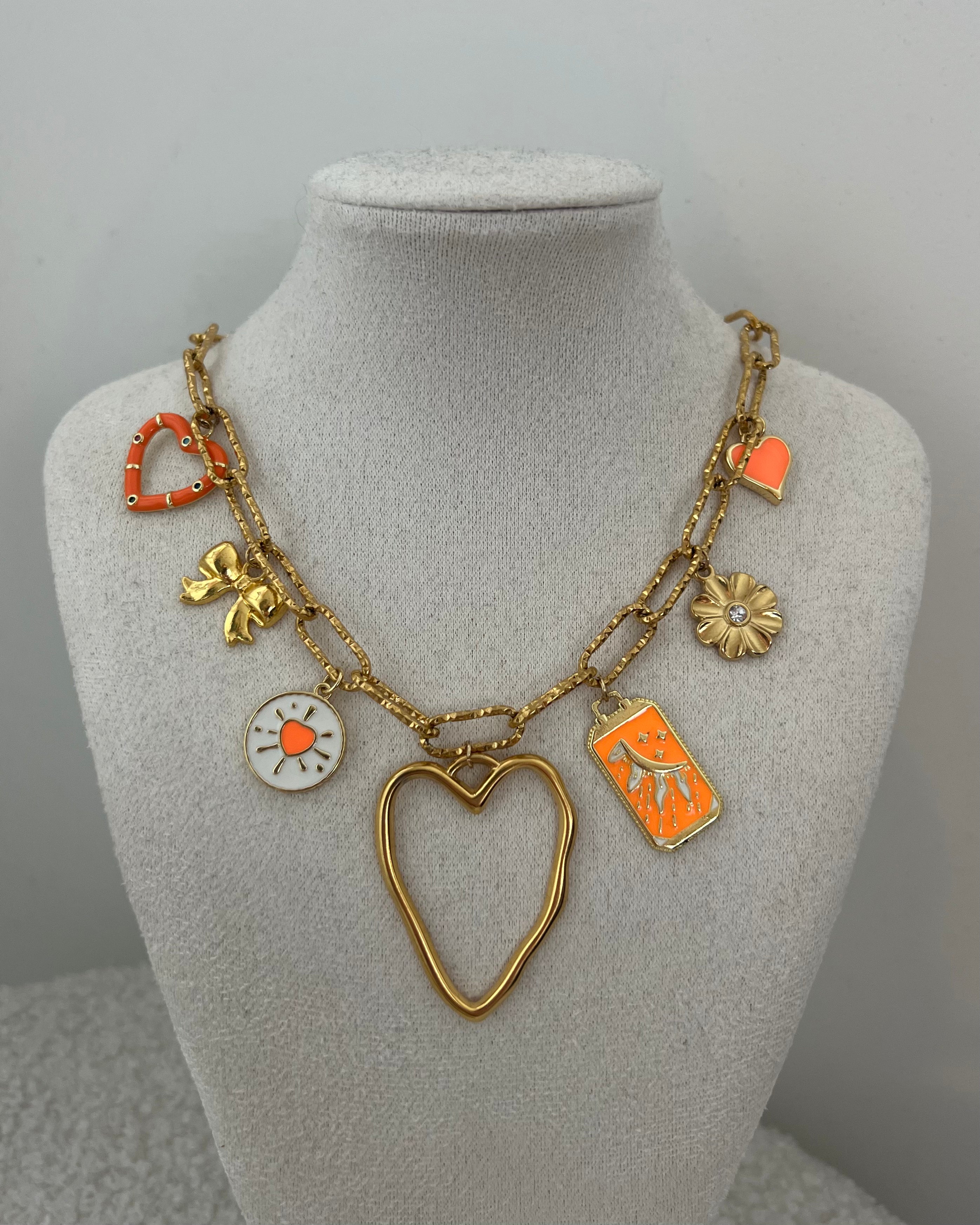 “Kingsday special I” charm necklace gold
